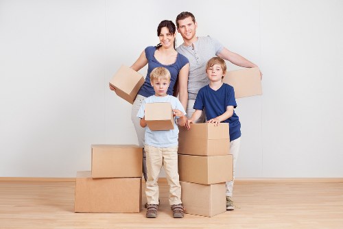 Different box sizes and packing materials for safe organising