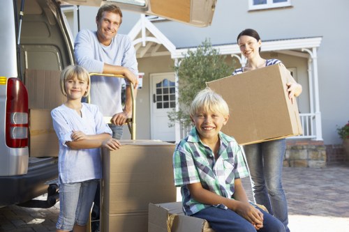 Residential moving truck for flats and homes in Camdentown